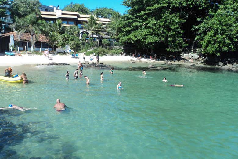 Desfrutando de um banho na praia de Bombinhas
