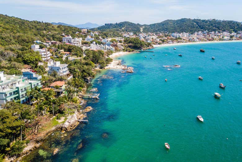 Vista de la playa de Bombinhas