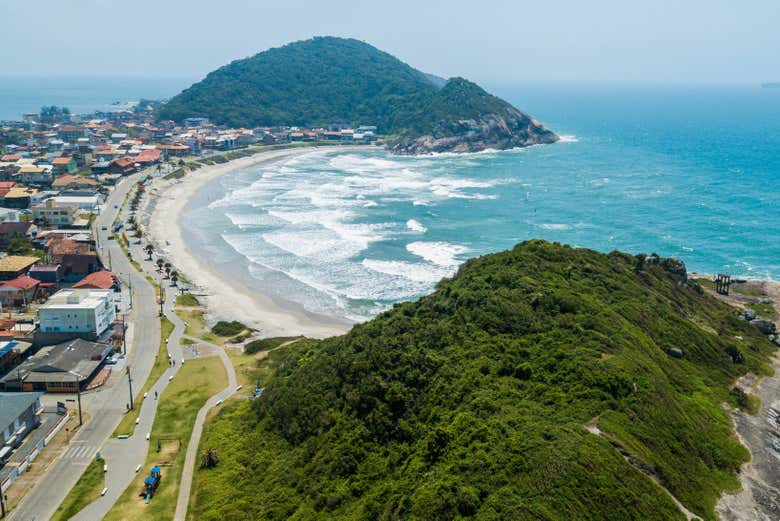Vista panorámica de la playa de São Francisco do Sul