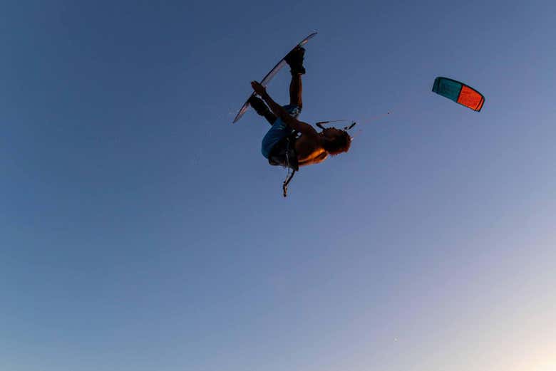 A costa do Ceará é ideal para praticar kitesurf