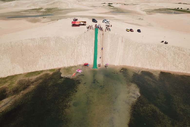 Tobogán sobre las dunas