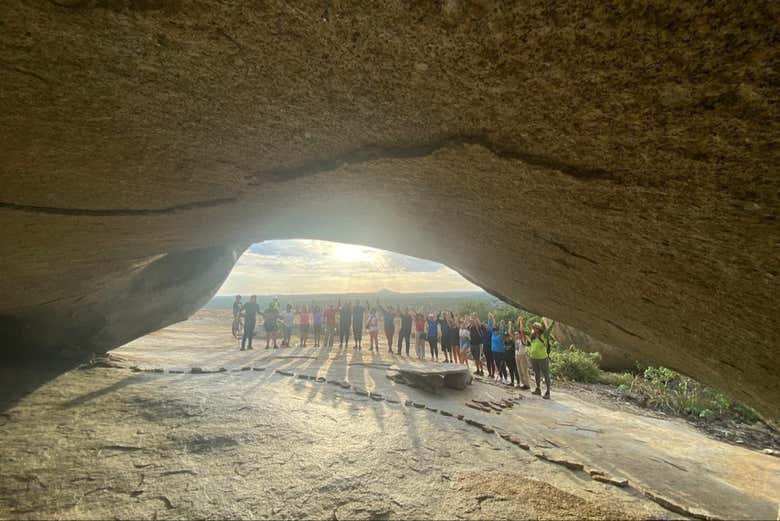 La foto de grupo en una gruta de Cabaceiras