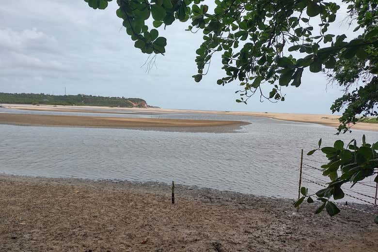 Vista panorámica de playa de Gramame