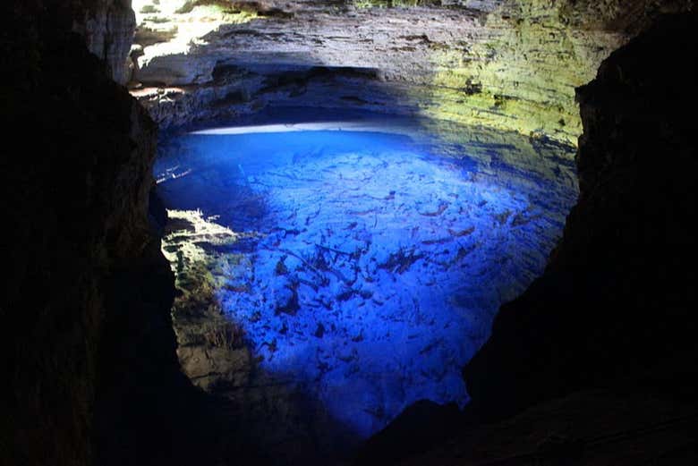 Intérieur du Poço Azul