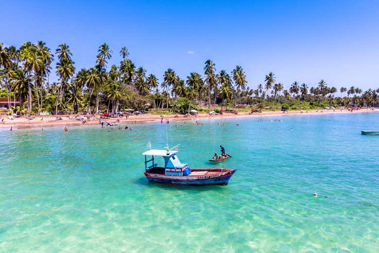 Barco en las playas de Maragogi
