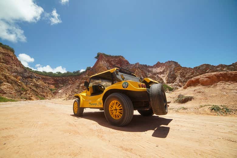 Você poderá optar por um passeio de buggy pelas falésias