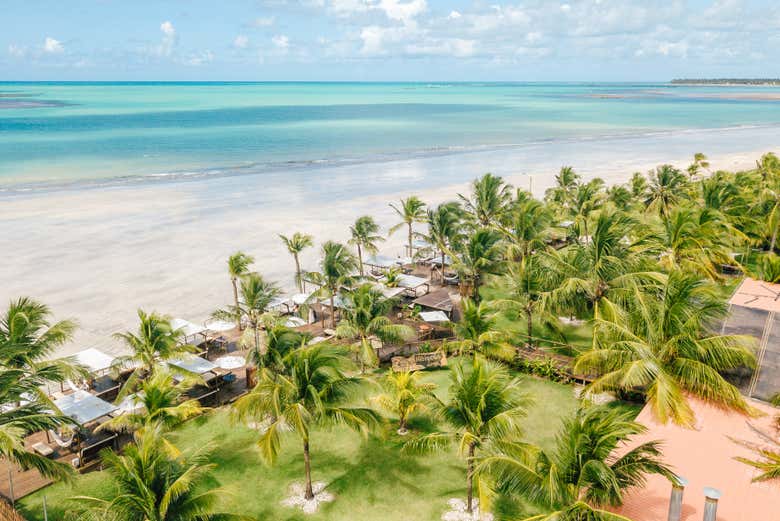 Você poderá relaxar no clube olhando para a Praia de Ipioca
