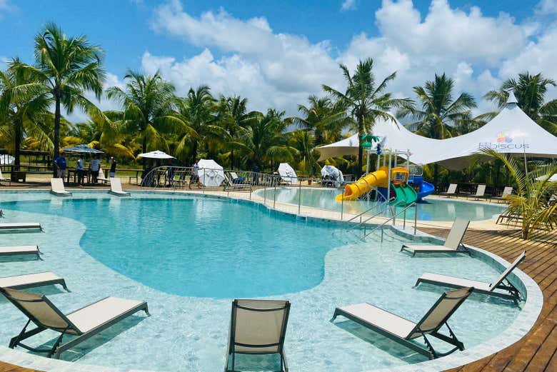 Há piscinas para adultos e crianças!