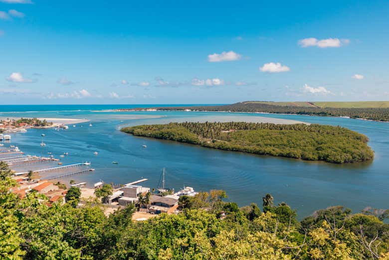 Praia na Barra de São Miguel 