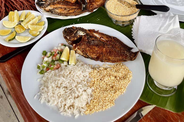 Saborearemos um almoço típico regional