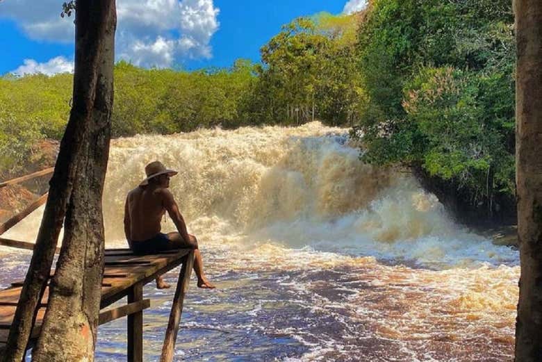 Contemplando as cataratas