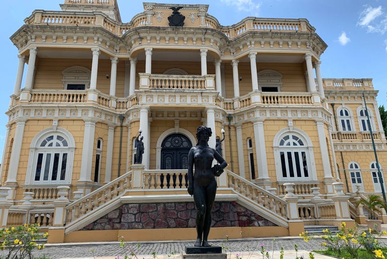 Río Negro palace
