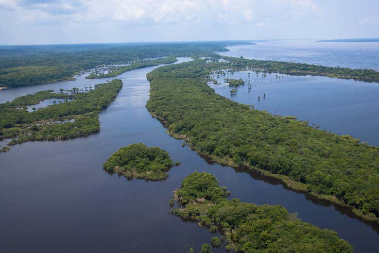 Río Amazonas a su paso por el norte de Brasil