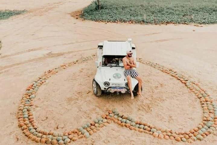Corazón de cocos en la playa de Burgalhau