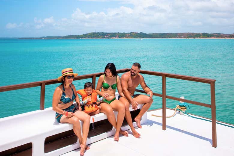 Disfrutando del paseo en barco por Japaratinga