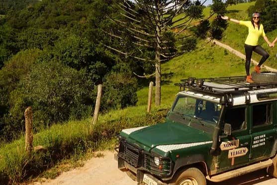 Photo next to the 4x4 vehicle