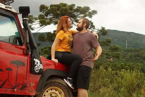 Parada para uma foto de casal!