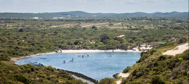 Excursão à lagoa de Pitangui e à praia de Porto Mirim