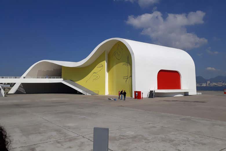 Praça Popular Oscar Niemeyer