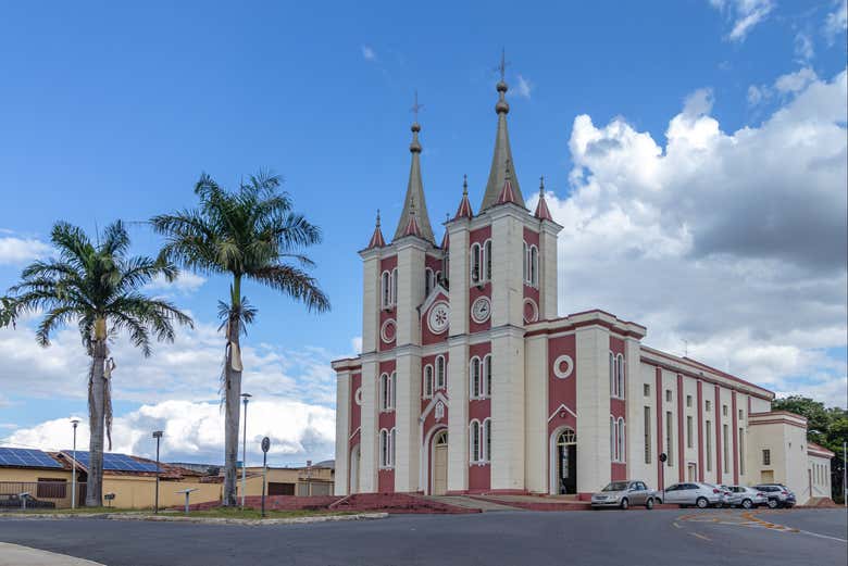 Admire the beautiful Cordisburgo church