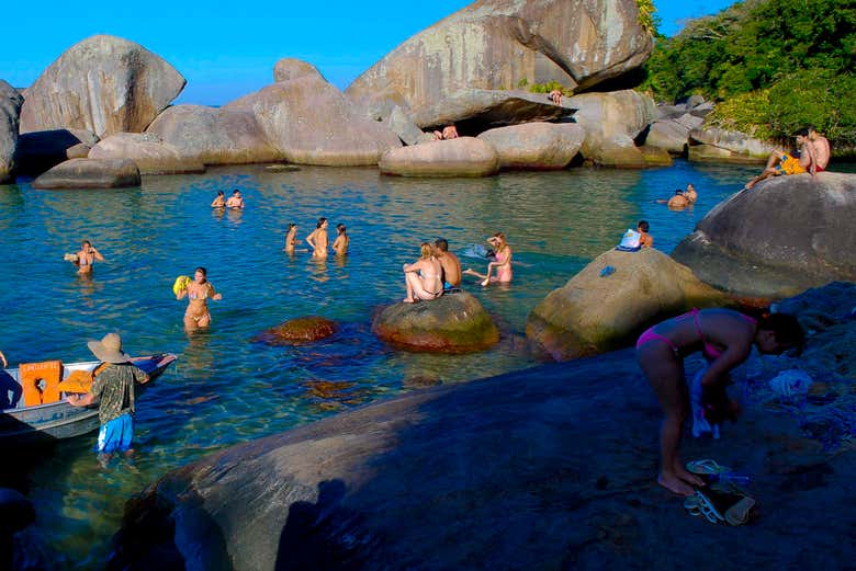Nadando nas praias de Trindade