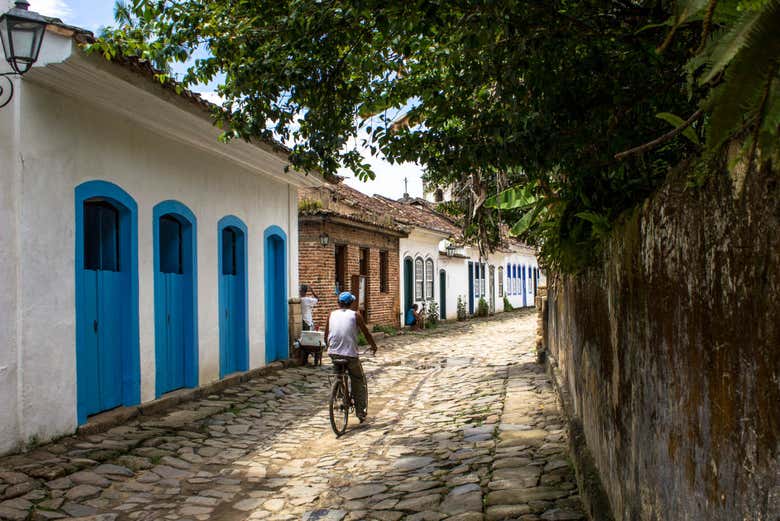 De bicicleta pelo centro de Paraty