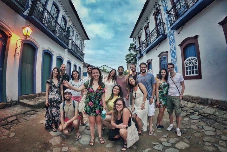Foto de grupo no centro histórico de Paraty