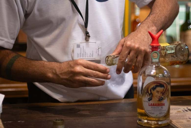 Degustaremos e aprenderemos tudo sobre a cachaça