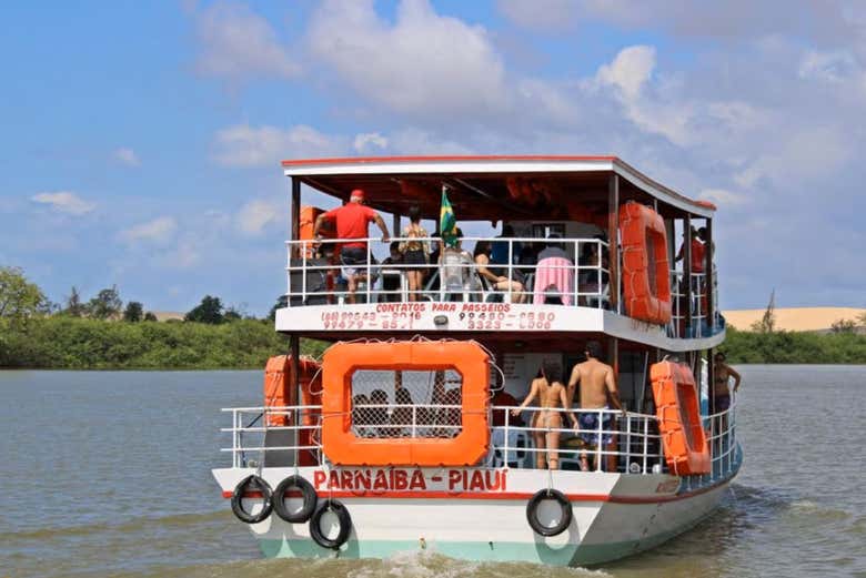 Navegando en catamarán por el delta del Parnaíba