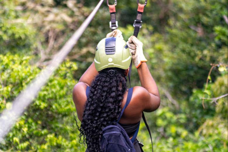 Descendo a tirolesa de Pipa