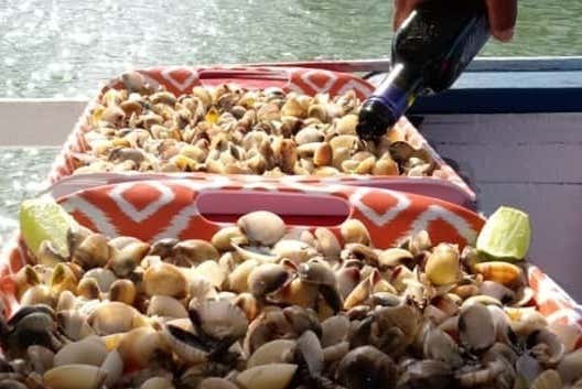 Degustação a bordo do barco gastronômico
