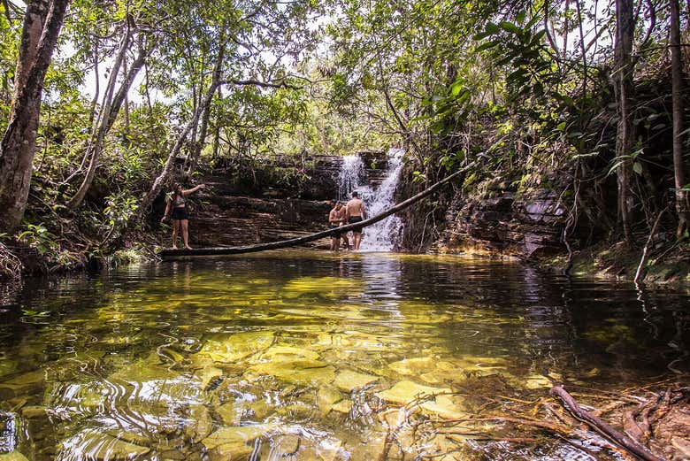 Tomando um banho relaxante na cachoeira Portão do Dragão