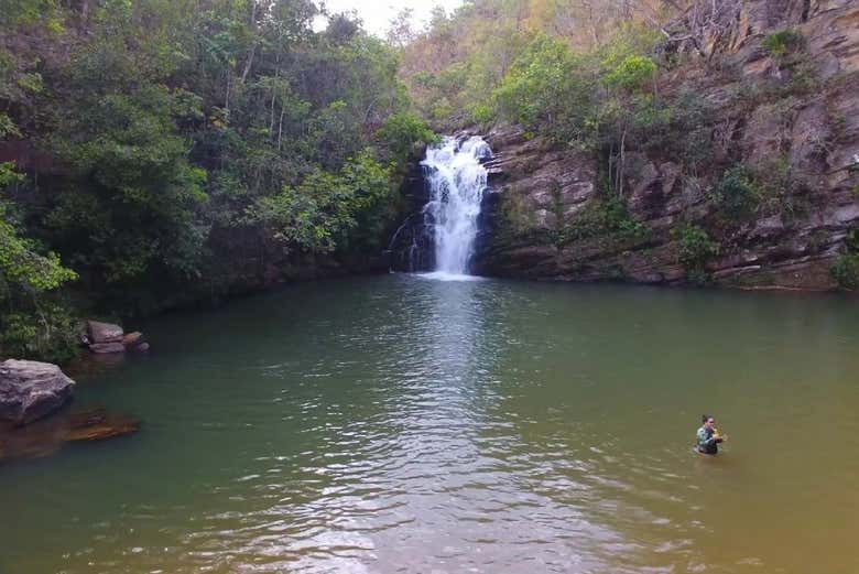 Disfrutando de un baño en la cascada de Santa María