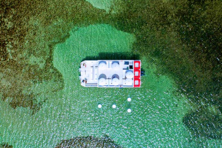 Vista aérea do catamarã