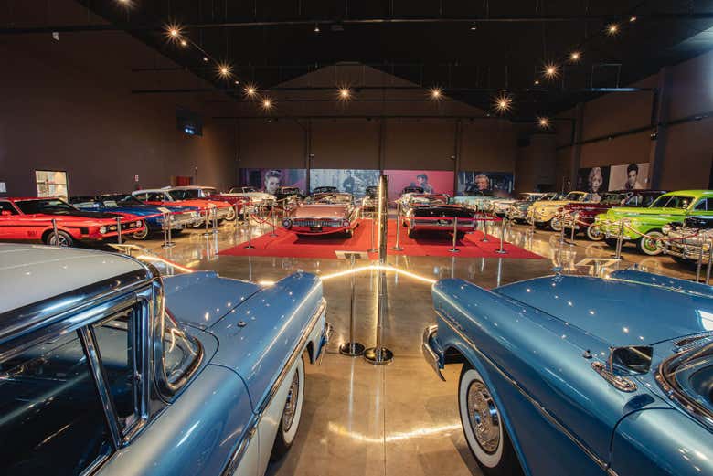 Coches clásicos expuestos en Pomerode 