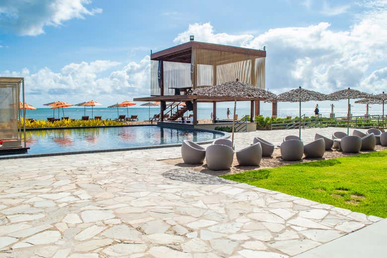 Instalações confortáveis do clube na praia de Guadalupe