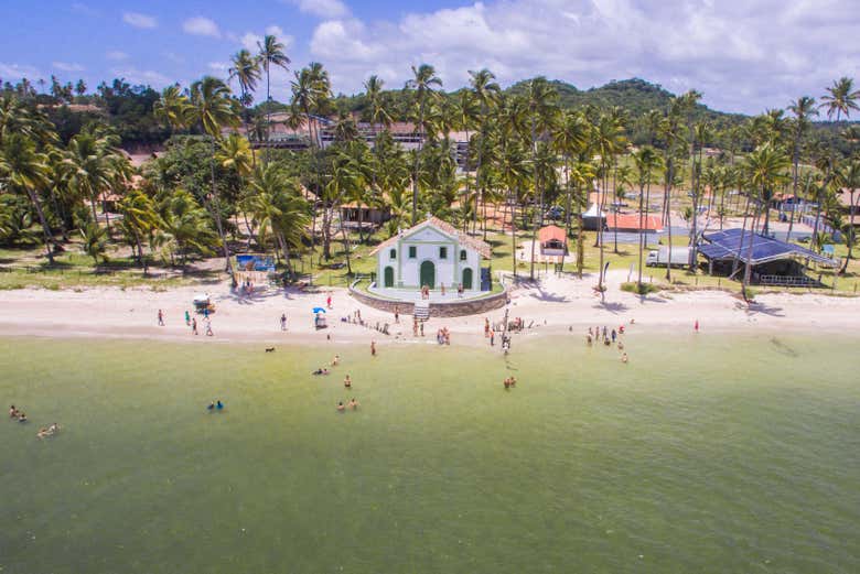Chiesa sulla spiaggia di Carneiros