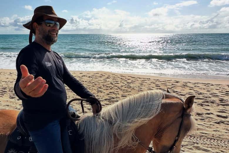 Descobrindo Maracaípe a cavalo