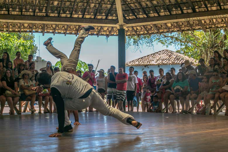 Assistindo a uma roda de capoeira