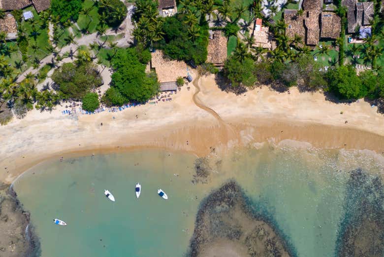 Vista aérea de uma praia em Porto Seguro
