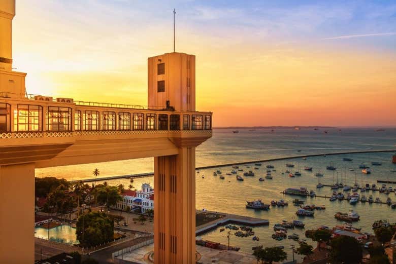 Elevador Lacerda al atardecer