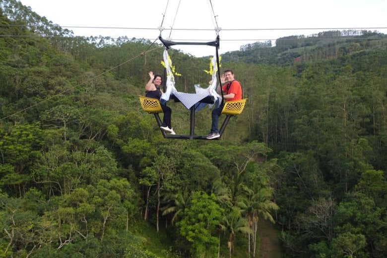 Desfrutando do piquenique no céu