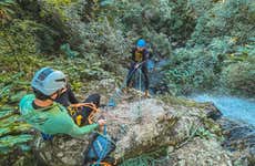 Discesa in corda doppia alle cascate di Praia Grande