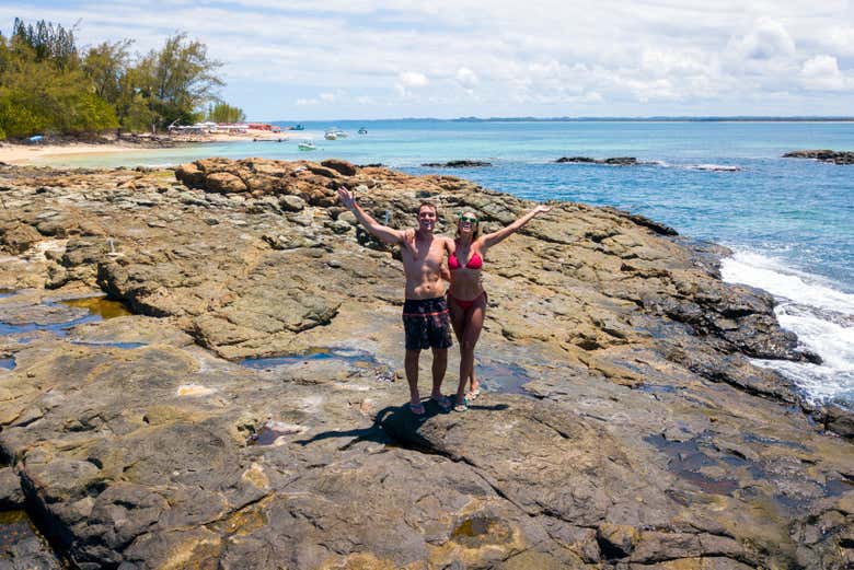 Foto do casal na ilha