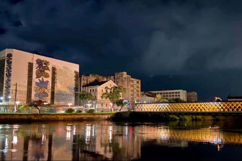 Vistas do catamarã à noite