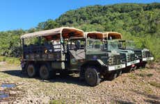 Excursão às cachoeiras de Ivorá em caminhão militar
