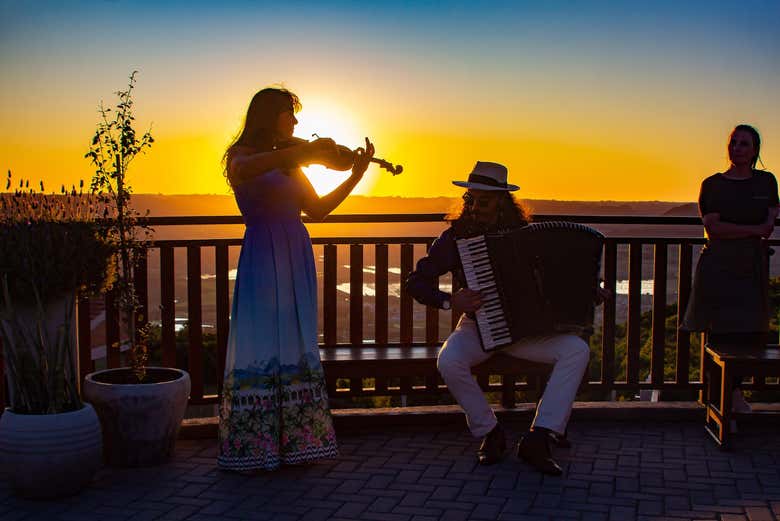 Musique au coucher du soleil