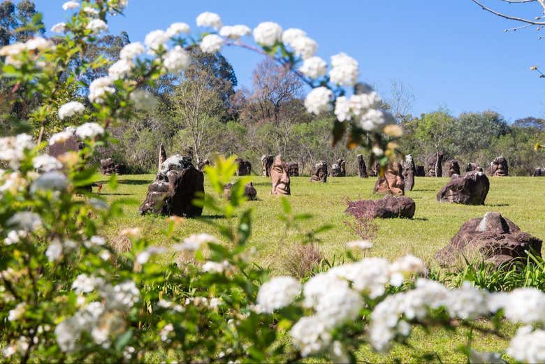 Esculturas feitas de pedra arenito 