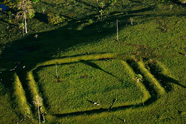 ¿Cómo fueron creadas estas figuras geométricas de gran escala?