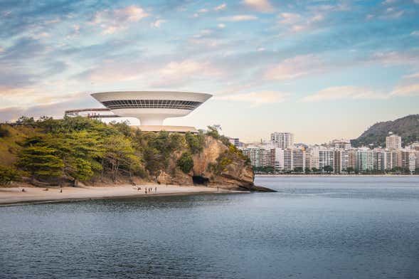 Excursão a Niterói e Rota Niemeyer